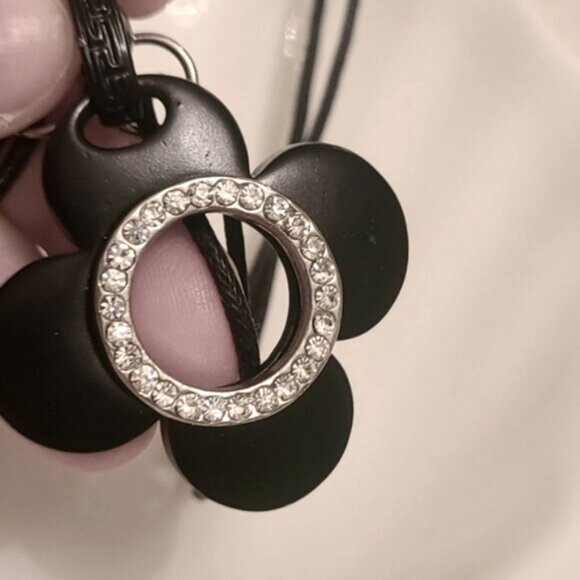 Floral Black and Silver Costume Jewelry Flower Pendant Necklace Dangle Earrings - Picture 6 of 6